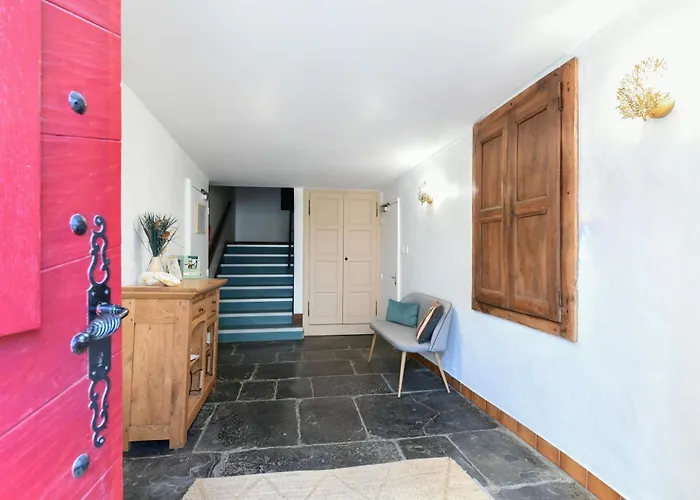 Logis Restaurant Espelletenia 호텔